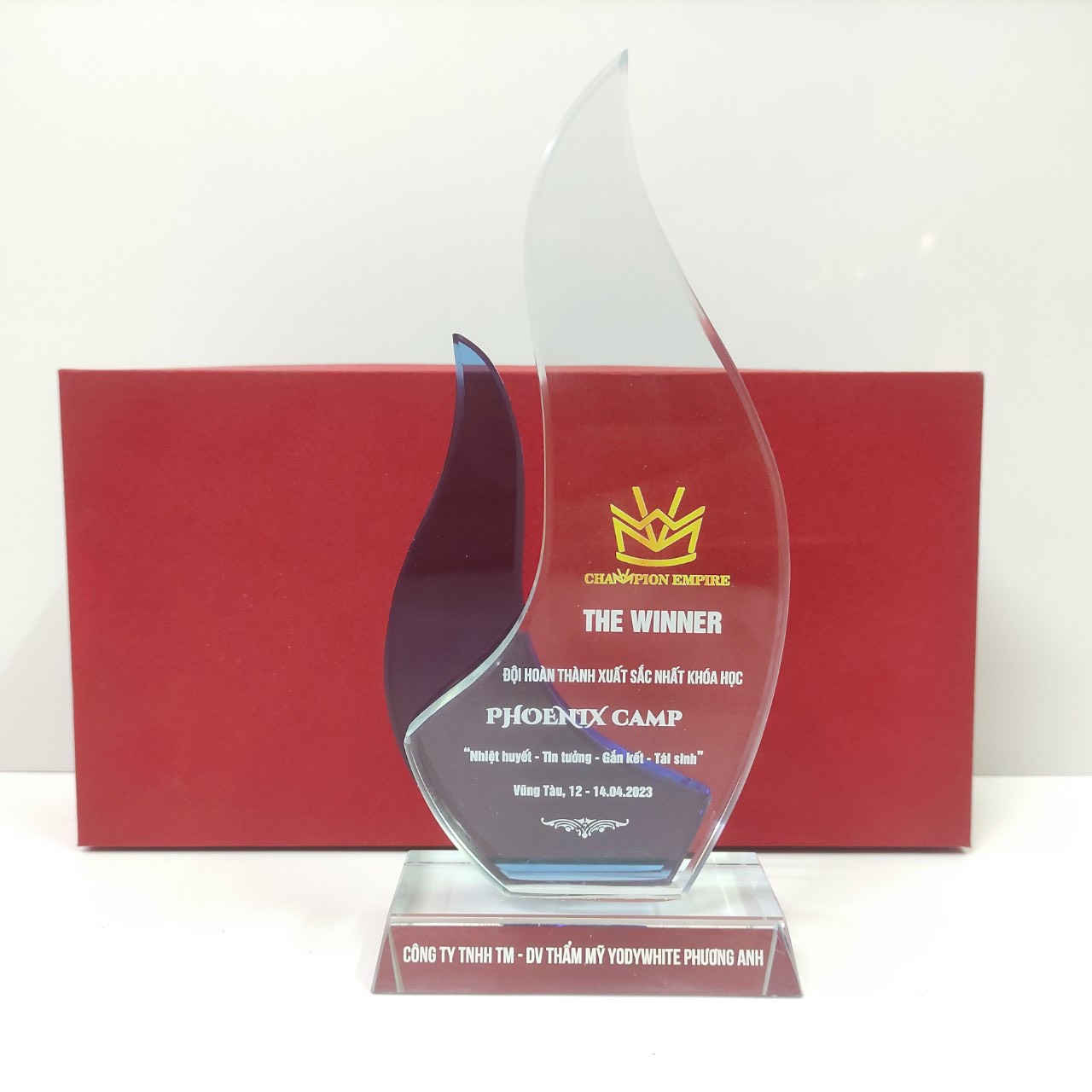 Cúp Pha Lê Ngọn Lửa